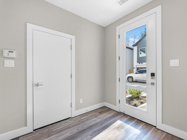 Foto del edificio - 2607 Huntington Creek Ln