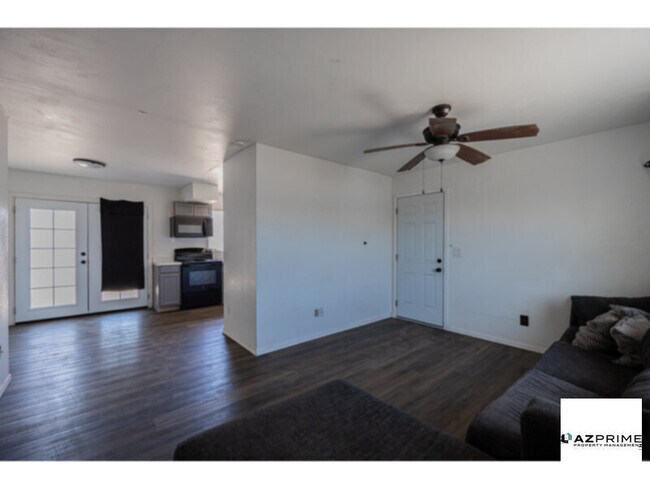Foto del edificio - Come Home to Comfort in This Charming 2/1 ...
