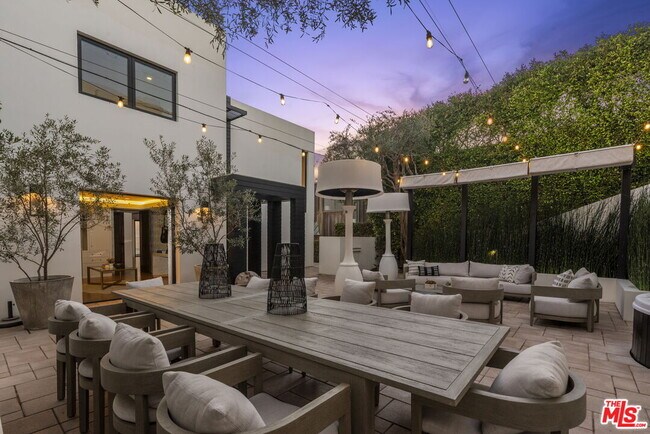 Foto del edificio - 24146 Malibu Rd