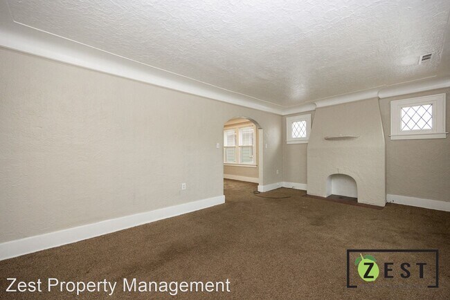 Foto del edificio - 2 br, 1 bath Apartment - 16171- 16173 Chey...