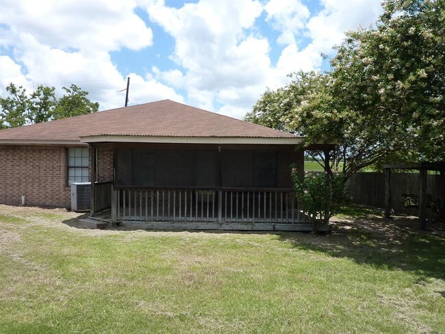 Building Photo - 210 Blakewood St