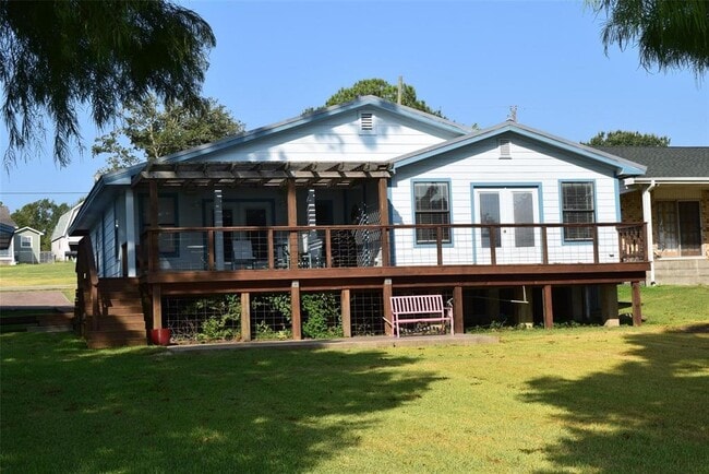 Building Photo - 500 Highcrest Dr