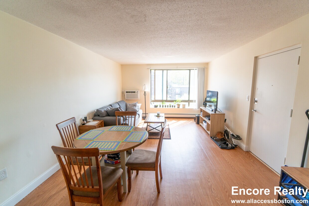 Building Photo - 109-111 Tremont St. Unit 416