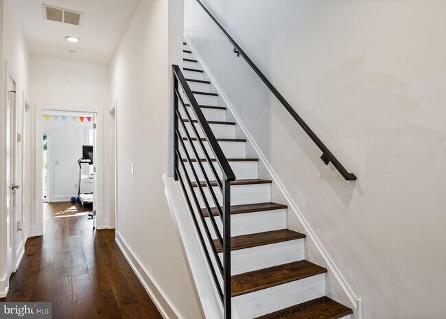 Building Photo - 6707 Cinnaminson Ct