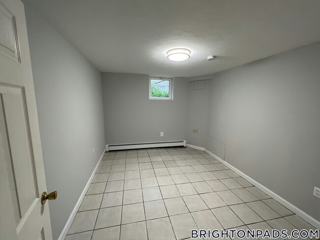 Building Photo - 72 Nonantum St