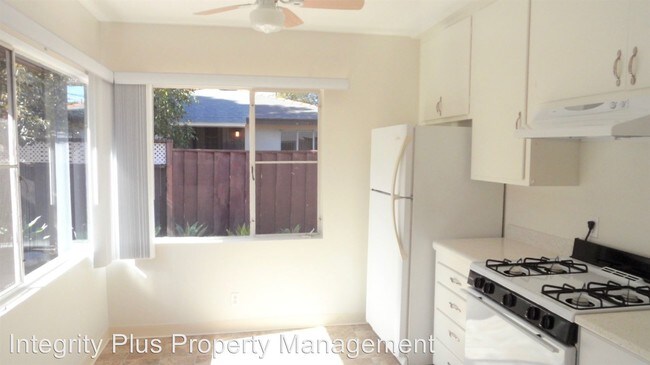 Foto del edificio - 8701-8723 Lemon Ave