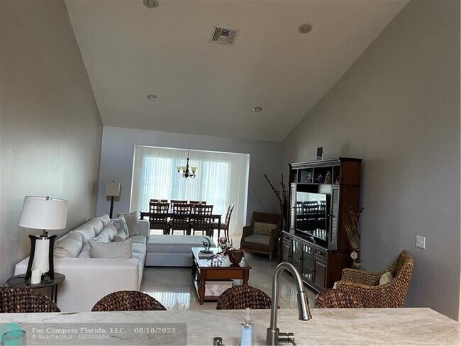 Foto del edificio - 10474 Lake Vista Cir