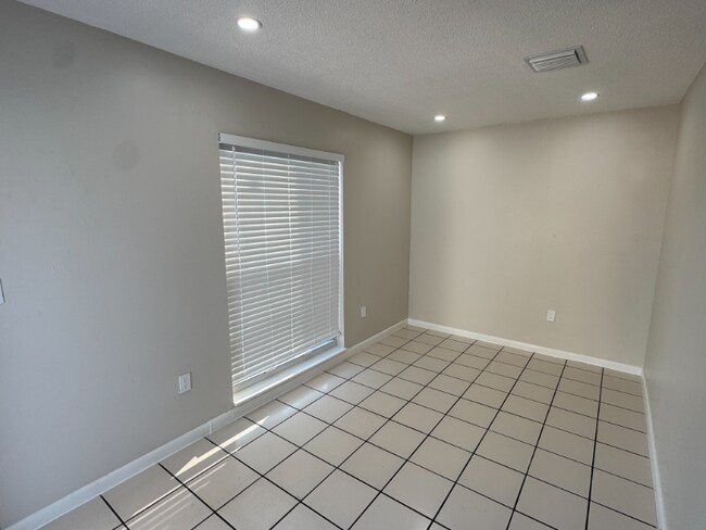 Photo - 933 SW 16th Pl House