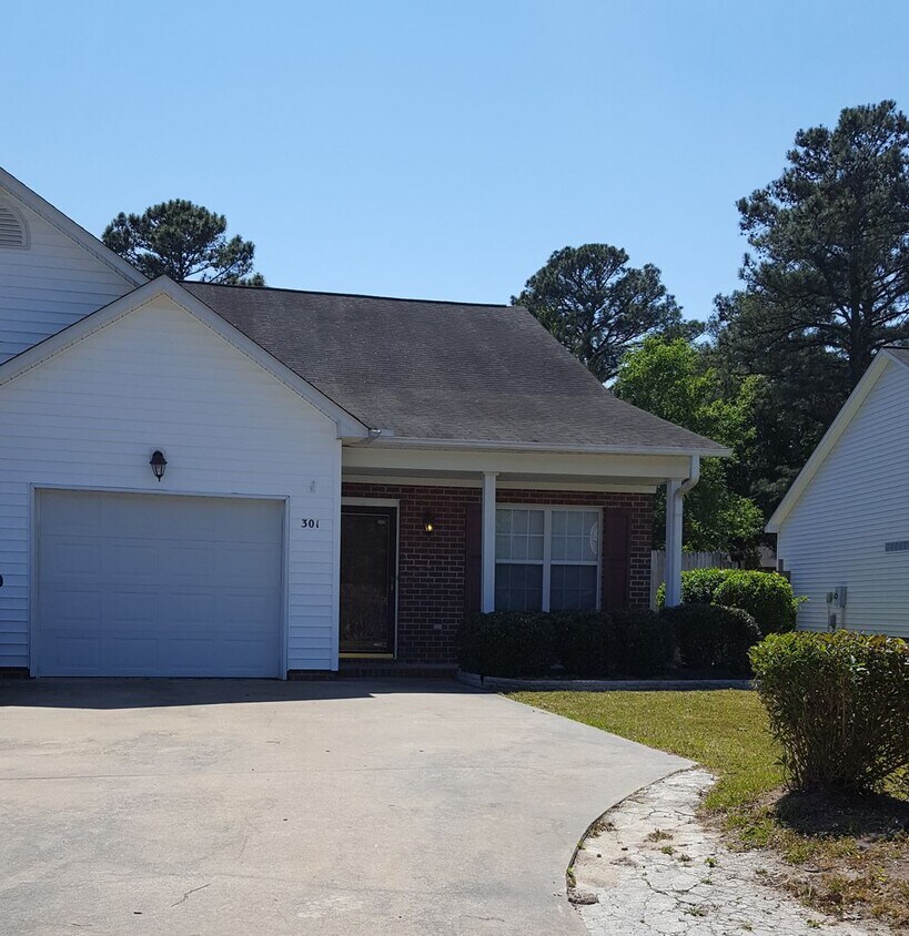 Primary Photo - Moss Creek Place