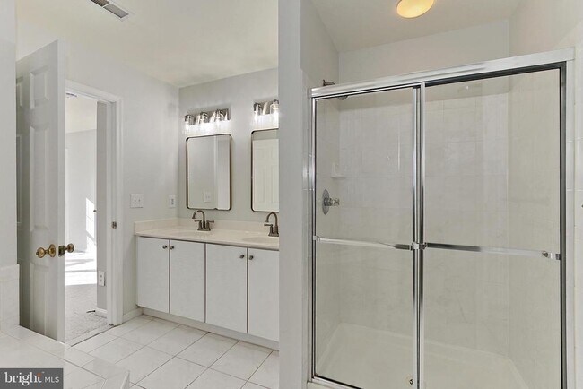 Foto del edificio - 26143 Nimbleton Square