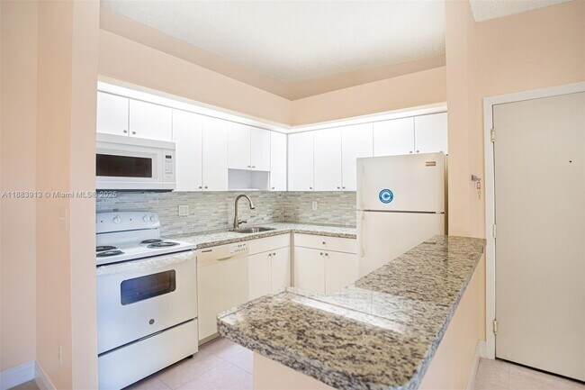 Foto del edificio - 9711 W McNab Rd