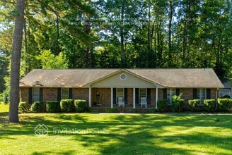 Building Photo - 1625 Walnut St SE