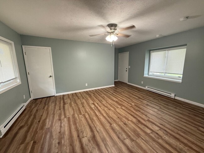 Building Photo - 3 Bedroom, 2 Bathroom House for Rent