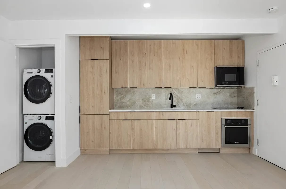 Foto del edificio - 165 First Avenue