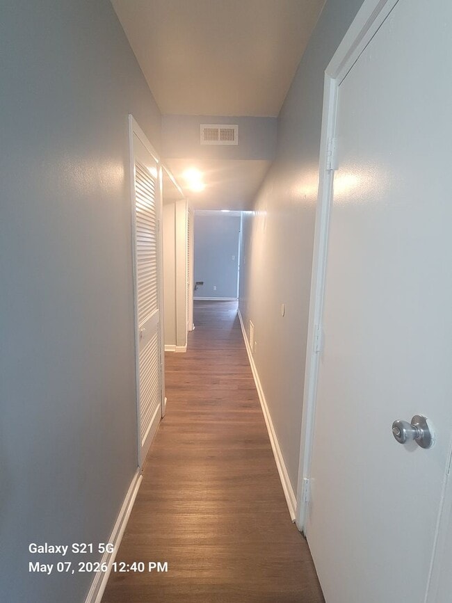 Building Photo - 4 bedroom 3.5 bathrooms townhouse in Kempsville.