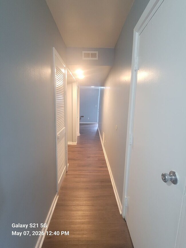 Foto del edificio - 4 bedroom 3.5 bathrooms townhouse in Kempsville.