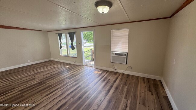 Foto del edificio - 1159 Bailey Ct
