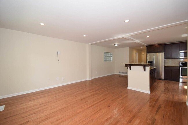 Building Photo - 1744 Arlington N Pl