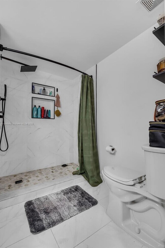 Foto del edificio - 6288 NW 186th St