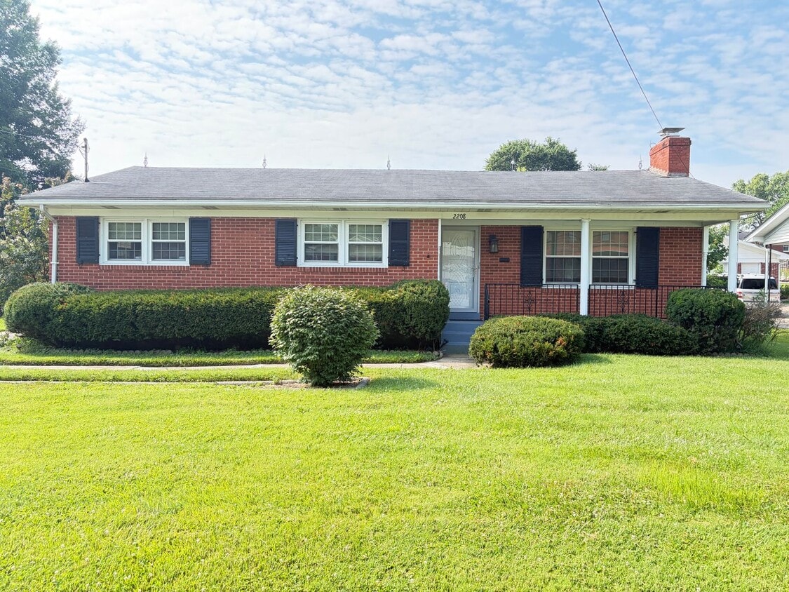Miraculous 3 Bedroom And 2.5 Bath House!! - Miraculous 3 Bedroom And 2.5 Bath House!!