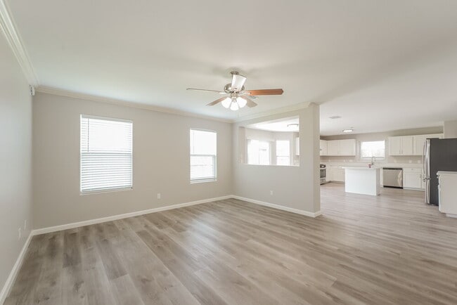 Foto del edificio - 444 Mystic Glen Loop