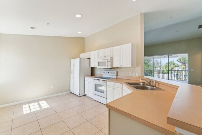 Building Photo - Spacious 3BR Townhome in Fort Myers