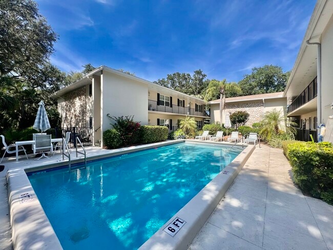 Building Photo - 800 Coquina Ln