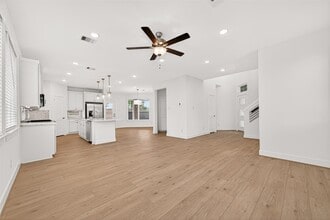 Building Photo - 21227 Teal Lovegrass Ln