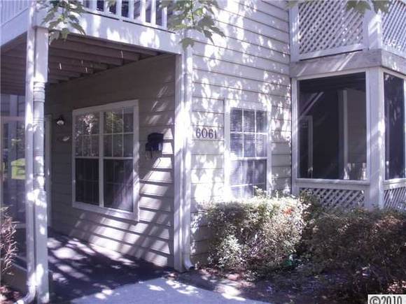 Foto principal - Two Bedroom Condo off Albemarle Road!