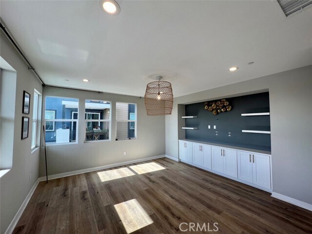 Building Photo - 14331 Van Ness Ave