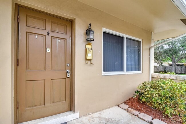 Foto del edificio - 4751 NE 21st Ter