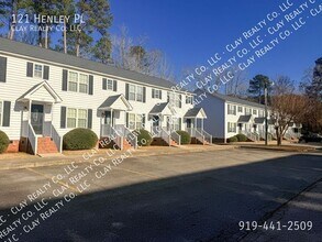 Building Photo - 121 Henley Pl