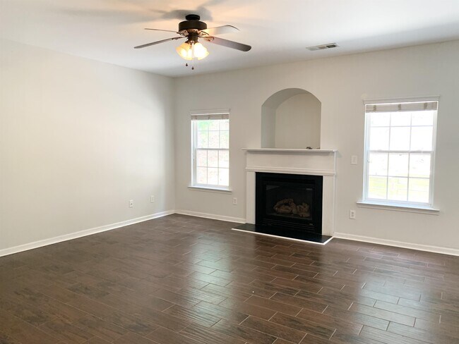 Building Photo - 329 Tuggle Ct