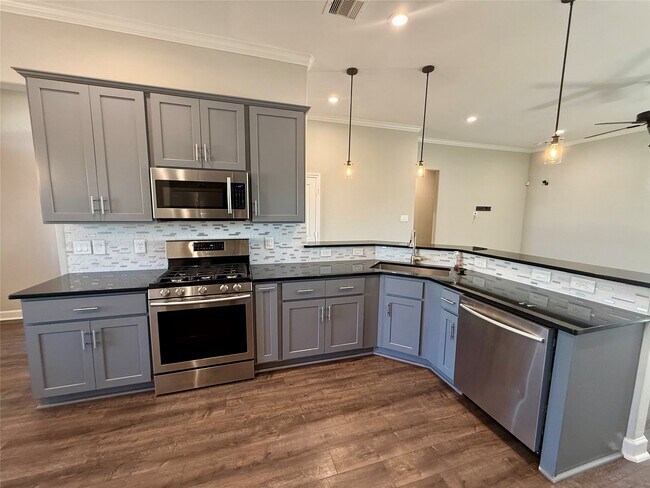 Building Photo - 9206 Anna St