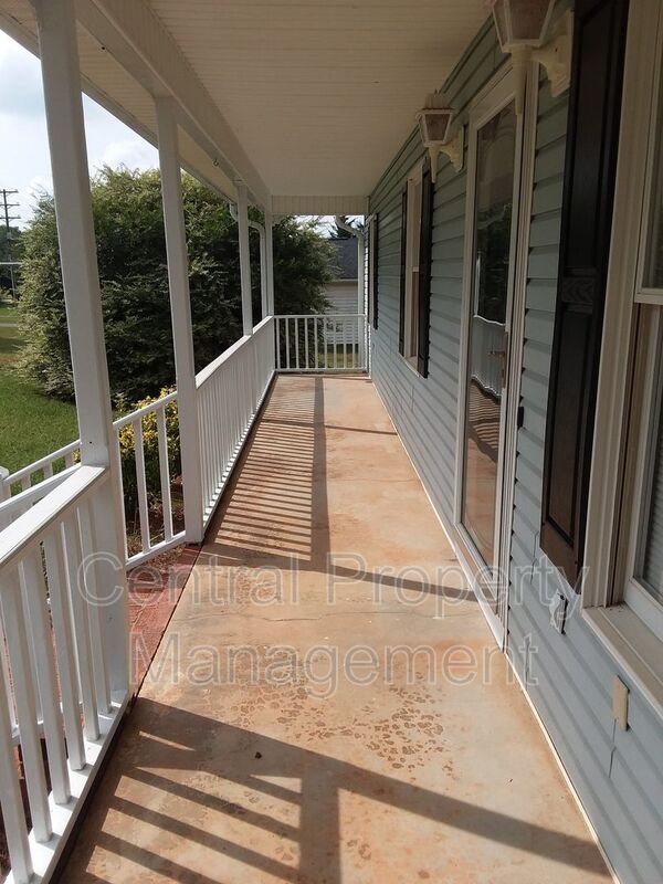 Foto del edificio - 5423 Parris Bridge Rd