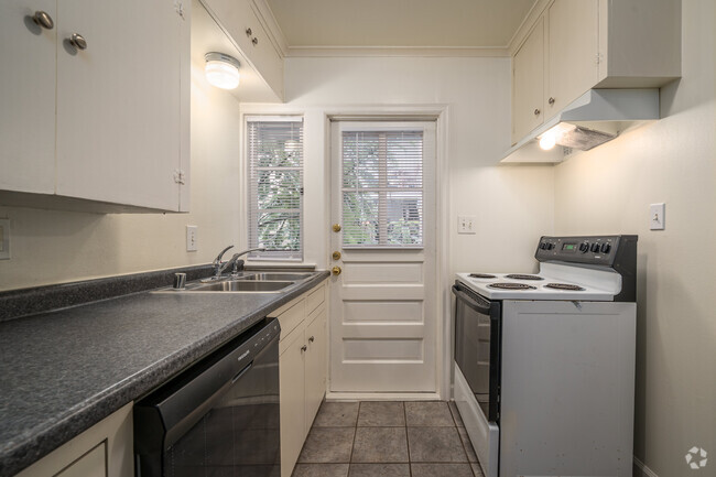 1BR, 1BA - 900SF - Kitchen - Prospect Street Apartments