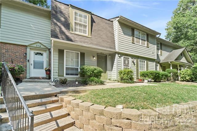 Building Photo - 3916 Briarhill Dr