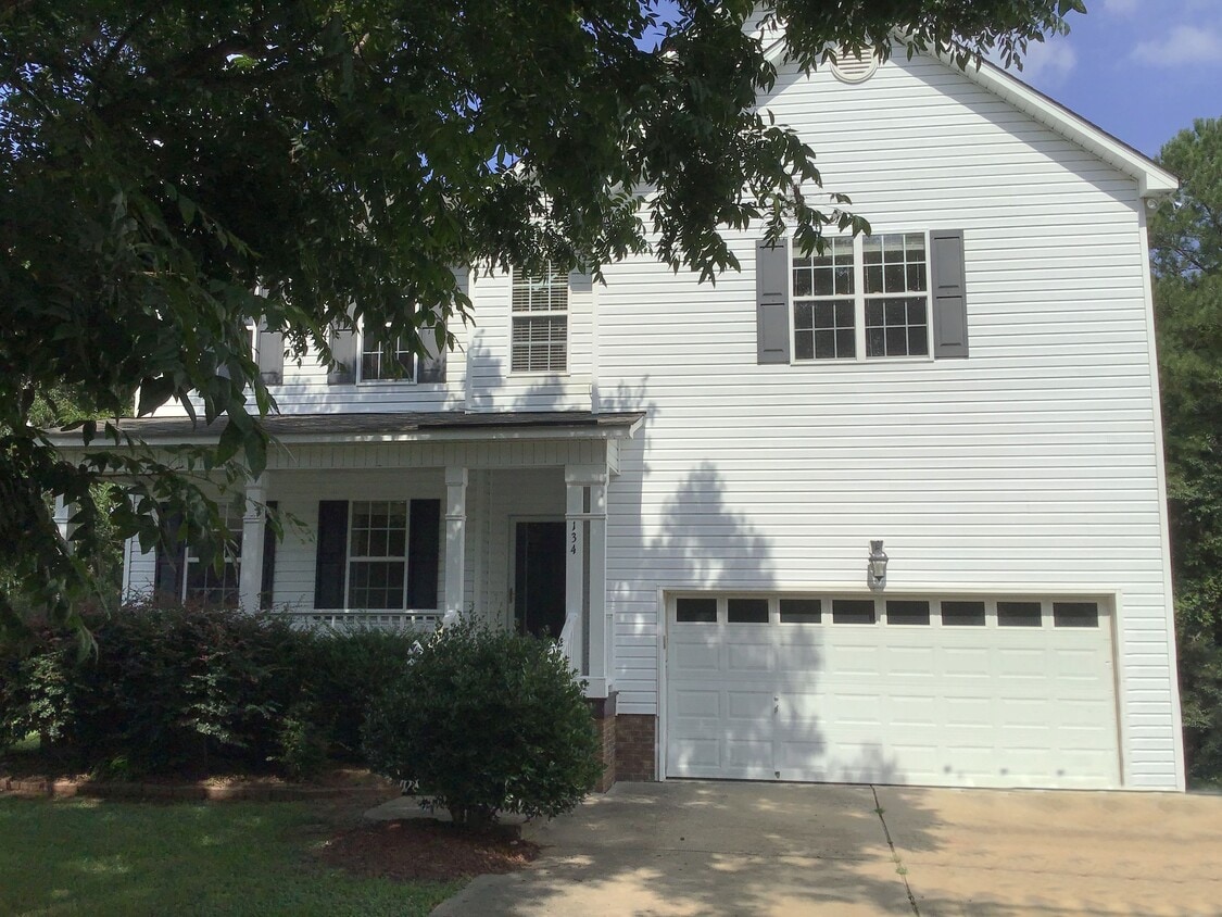 Primary Photo - 134 Kimeo Way