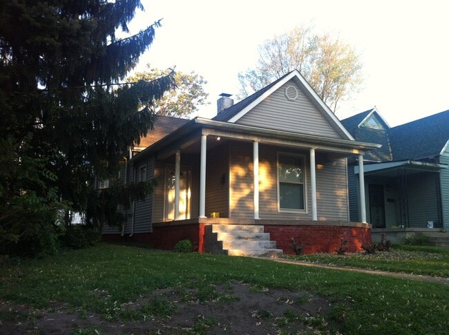 1445 3-bed, Historic home in nice neighborhood - 1445 South Center Street