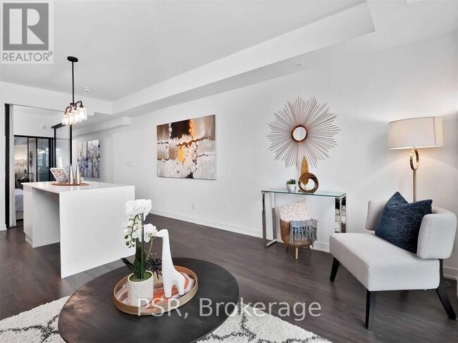 Building Photo - 899 Queen St E