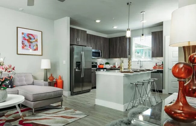 Why Wait? Get 1 Month FREE Right Now! - Why Wait? Get 1 Month FREE Right Now! Apartment