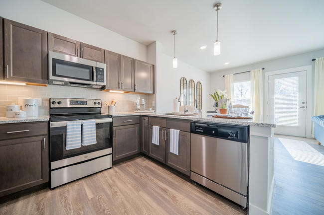 Building Photo - Sage Highland Creek 55+ Active Adult