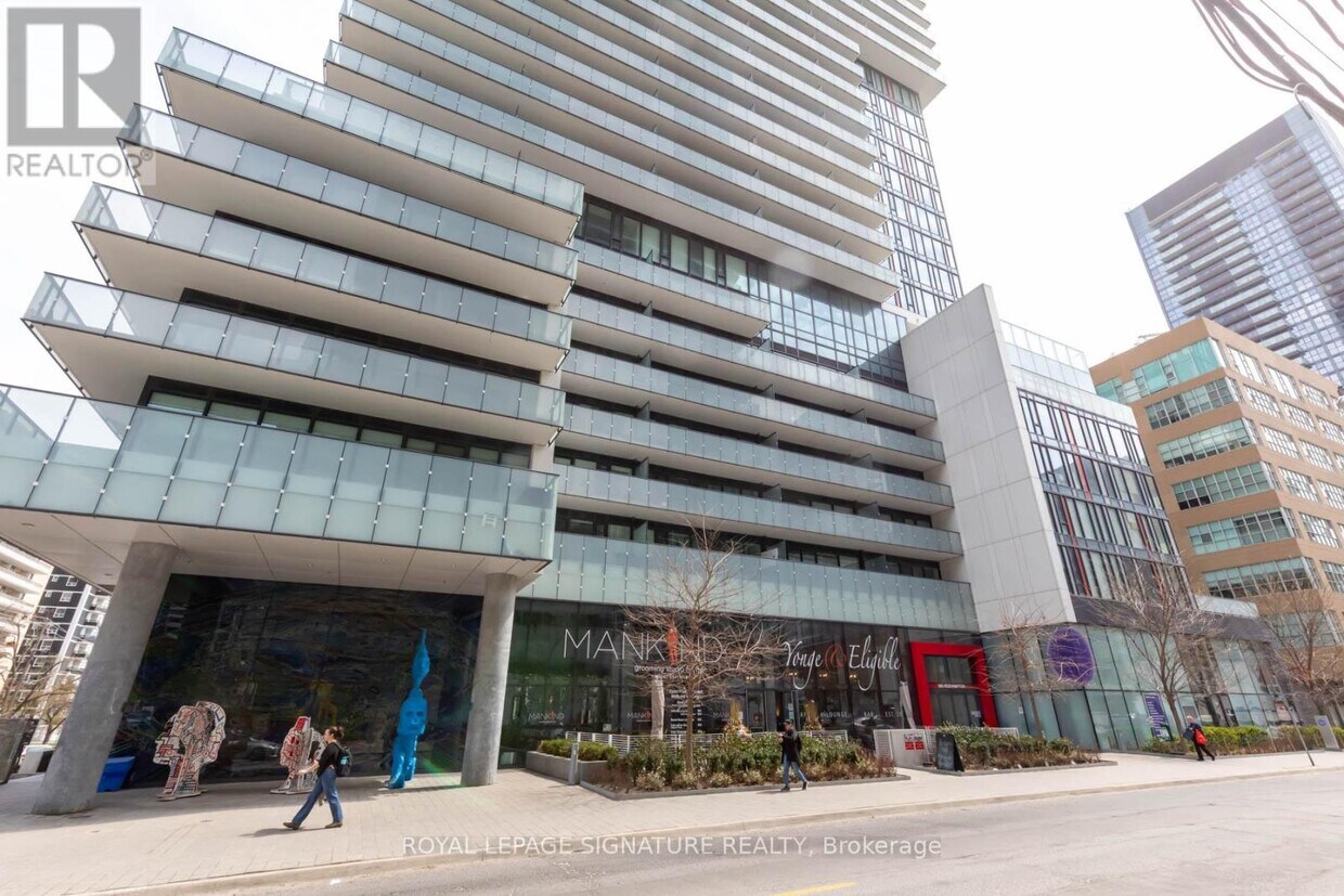 Primary Photo - 2805-2185 ROEHAMPTON Ave