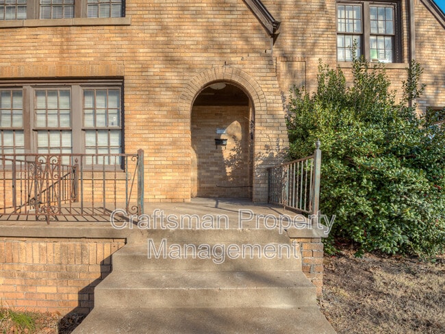 Building Photo - 1801 NW 22nd St