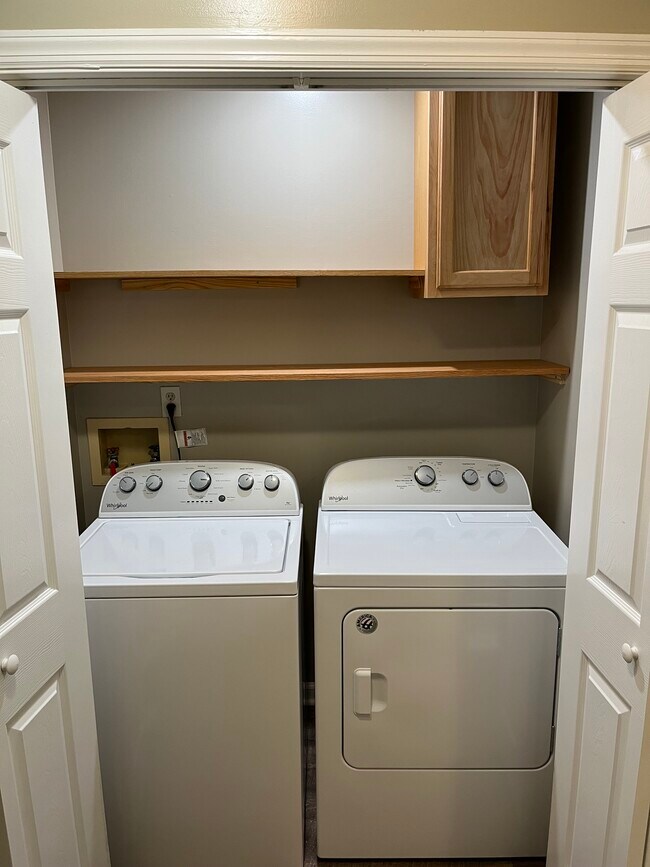 Laundry Room - 920 Glennshire Dr