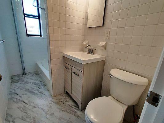 Foto del edificio - 1 bedroom in BRONX NY 10456