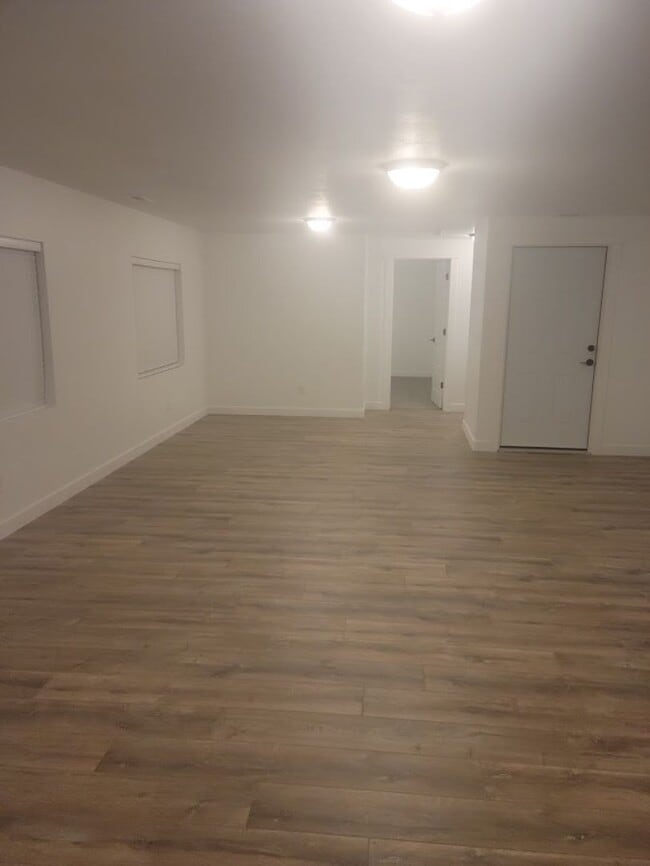 Building Photo - Spacious 3-Bedroom Basement Apartment – Al...