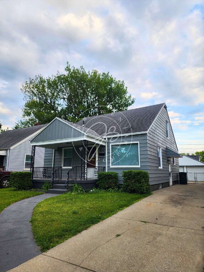 Building Photo - Charming 3-Bed Home with Finished Basement and large dormer!