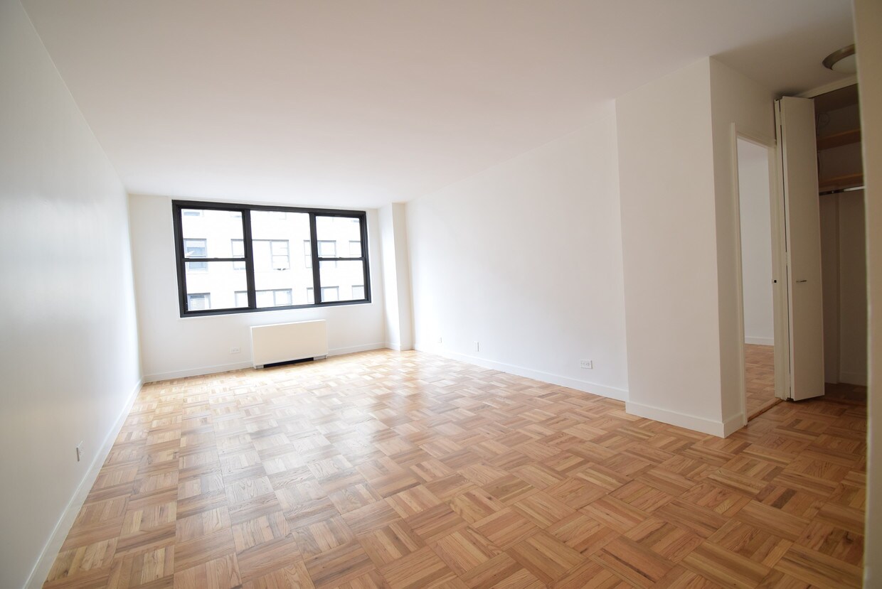Primary Photo - 333 E 49th St