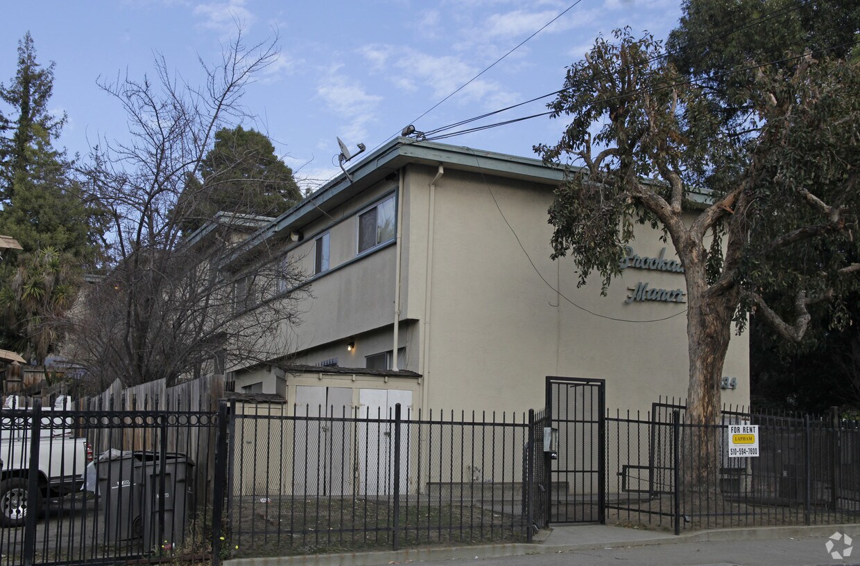 Building Photo - Brookdale Manor Apartments